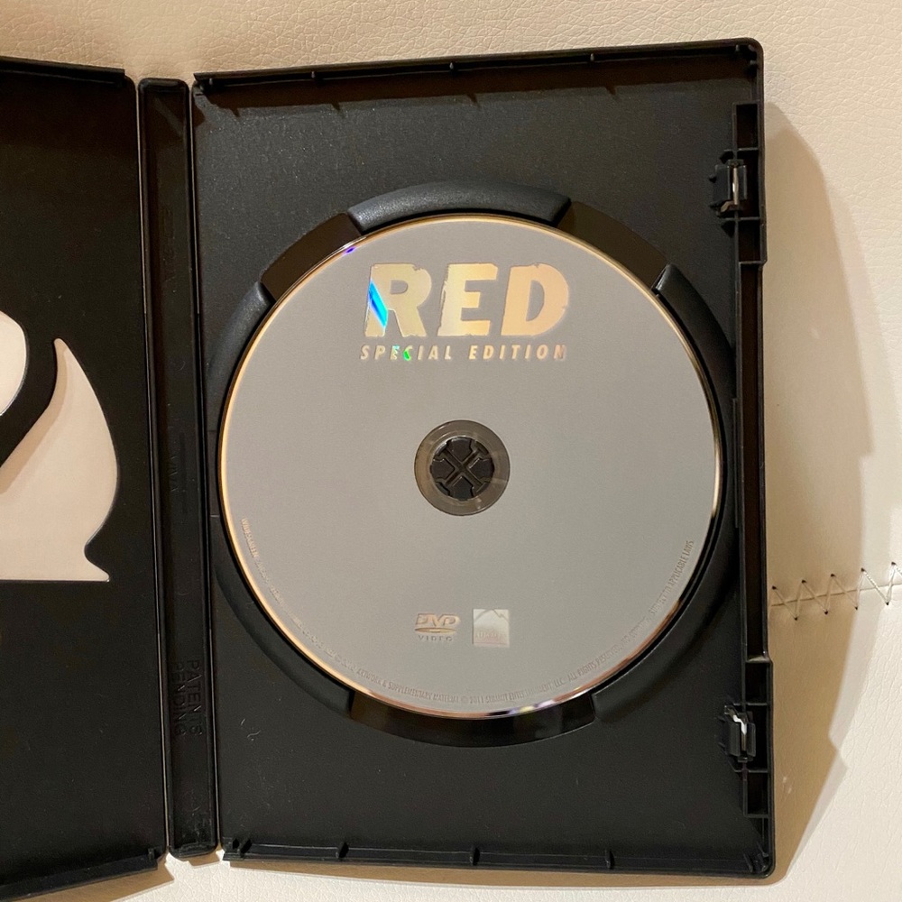 DVD Red - Picture 2 of 3